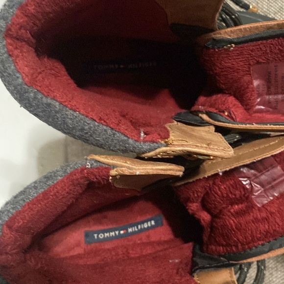 Tommy Hilfiger Women’s DuckBoot, size 6M - Picture 7 of 12